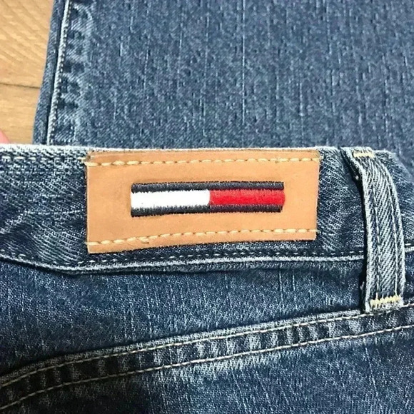 Tommy Hilfiger Women's Boot Cut Jeans in Classic Blue - Picture 3 of 10